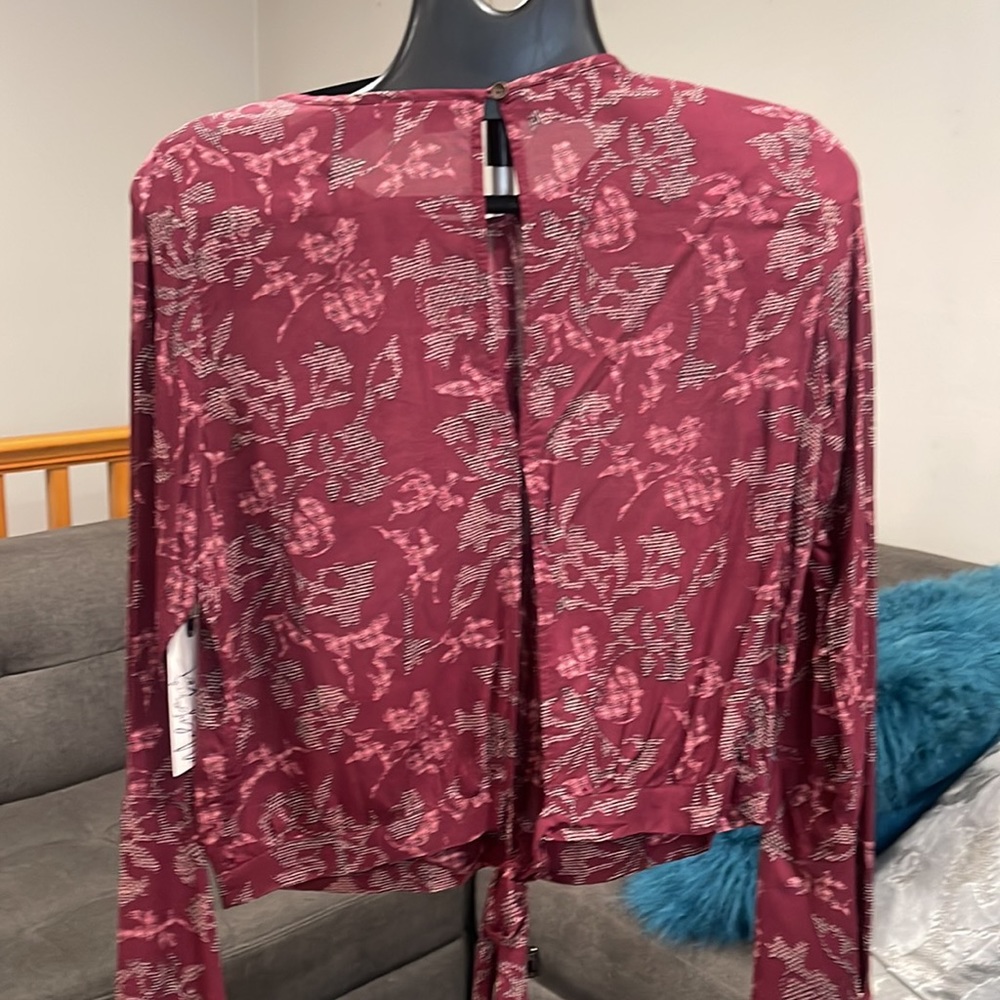 lBlouse - Picture 2 of 5